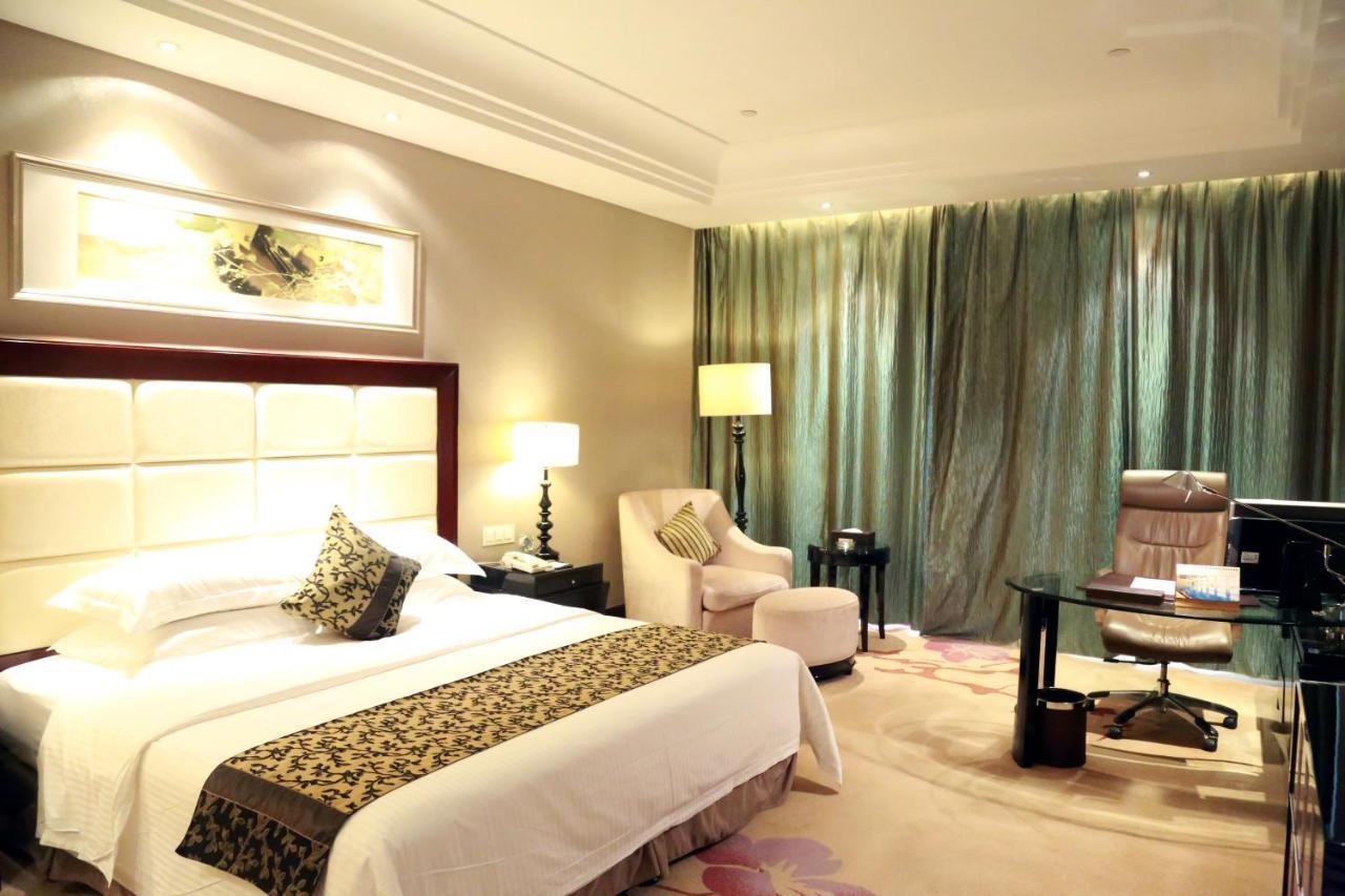 Wyndham Xinyang Downtown Xinyang (Henan) Exterior foto