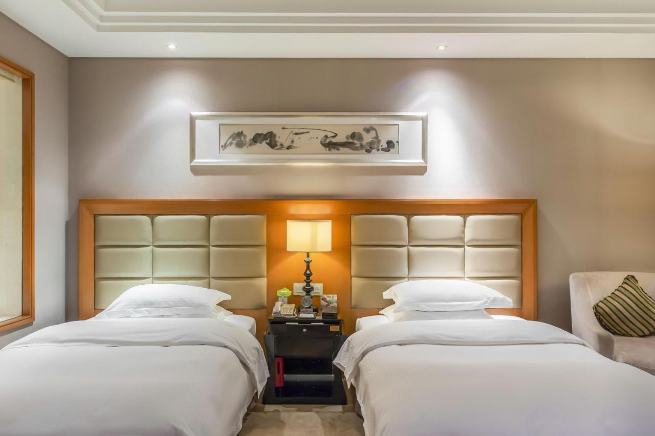 Wyndham Xinyang Downtown Xinyang (Henan) Exterior foto