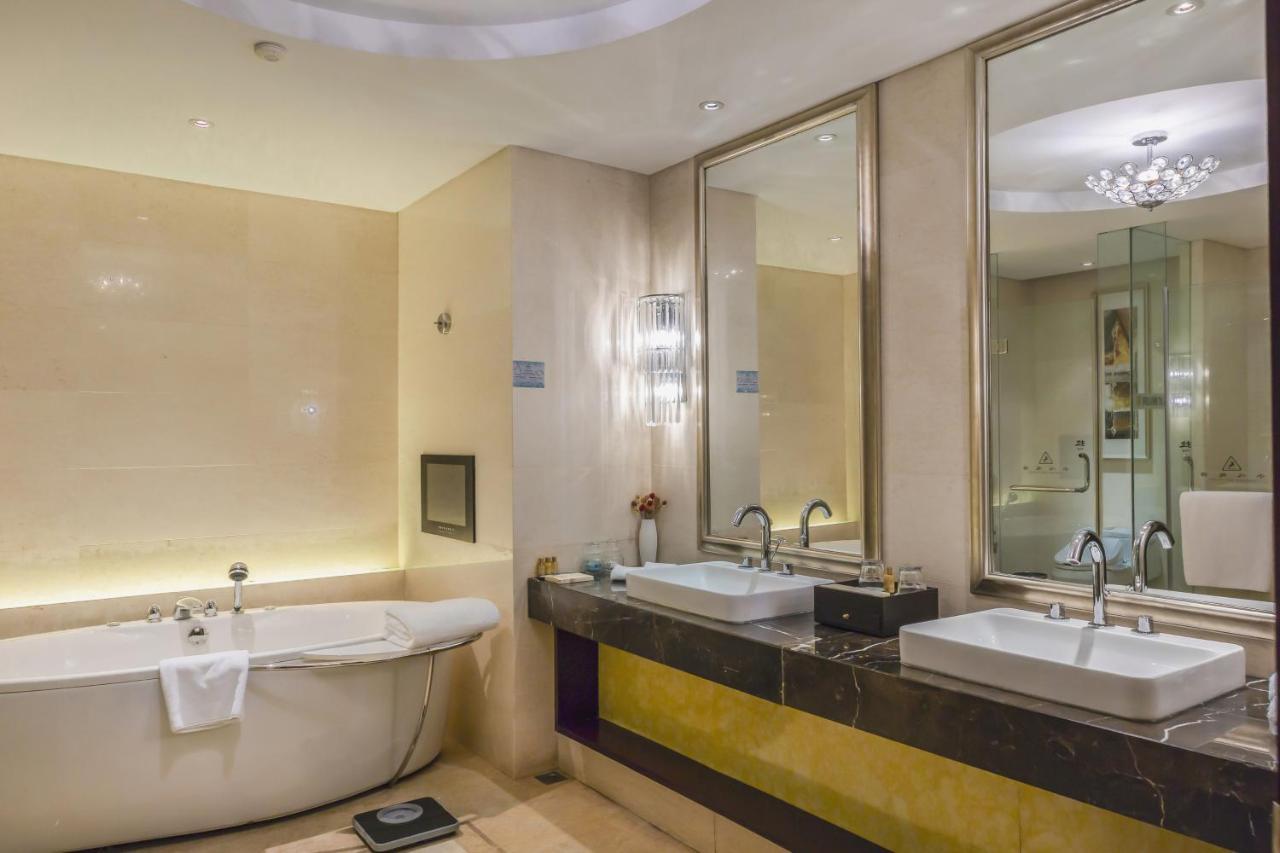 Wyndham Xinyang Downtown Xinyang (Henan) Exterior foto