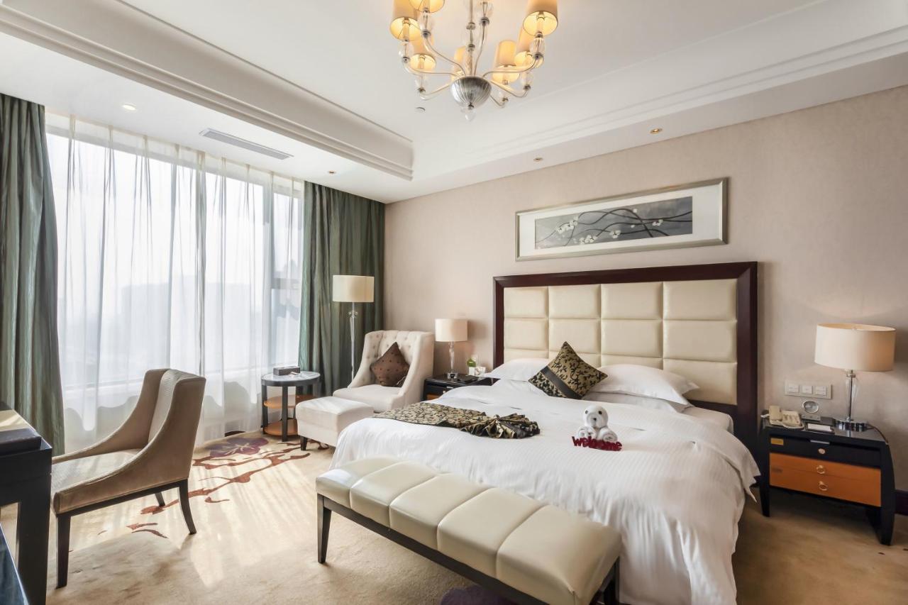Wyndham Xinyang Downtown Xinyang (Henan) Exterior foto