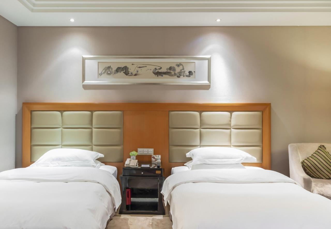 Wyndham Xinyang Downtown Xinyang (Henan) Exterior foto
