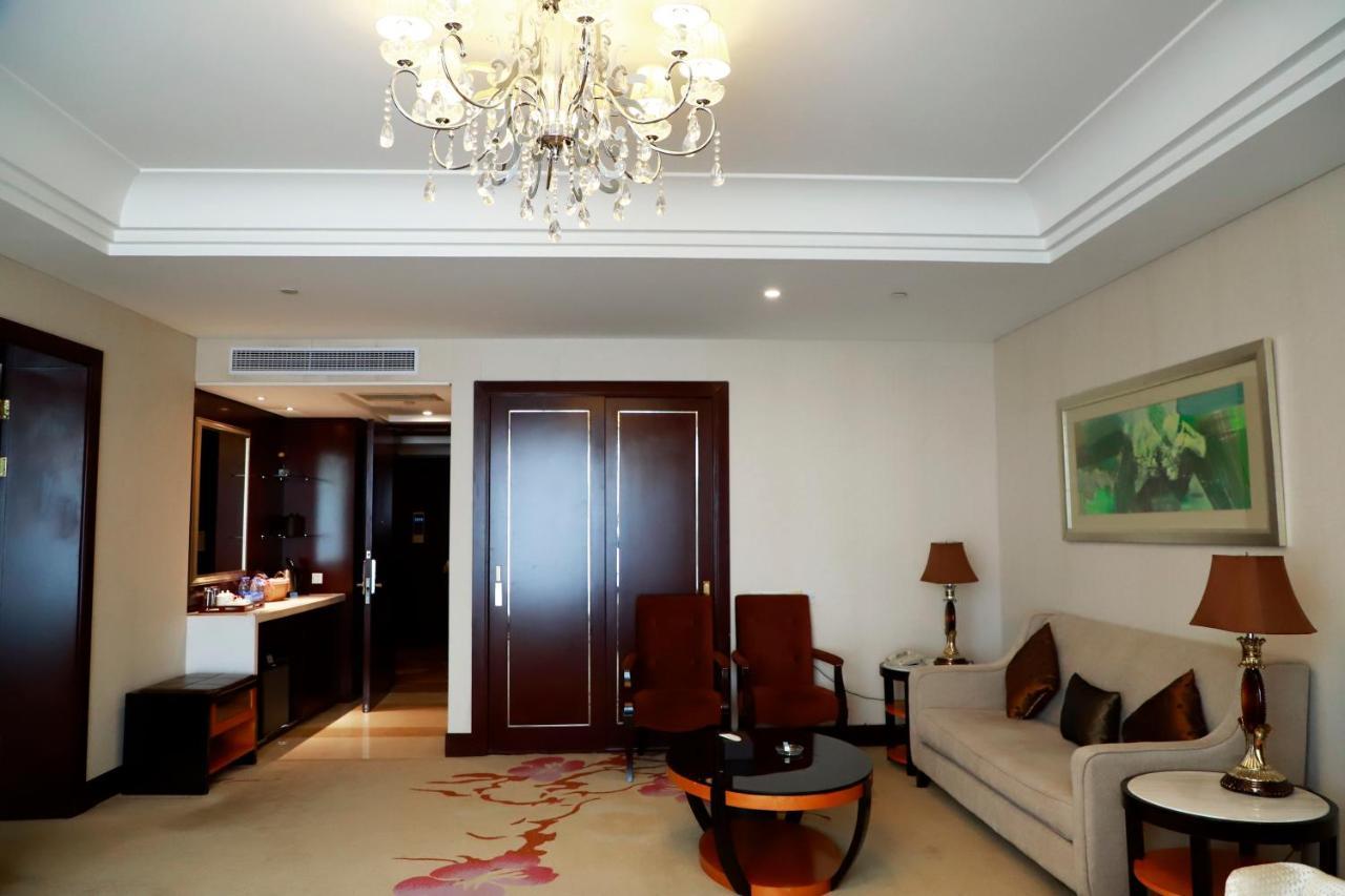 Wyndham Xinyang Downtown Xinyang (Henan) Exterior foto